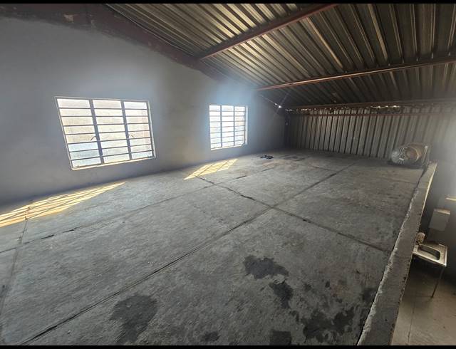 264M² WAREHOUSE TO LET IN ANDERBOLT